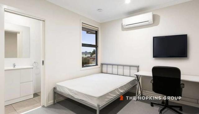 1 & 2/23 Koonawarra Street, VIC 3168