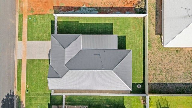 33 Canterbury Road, QLD 4720