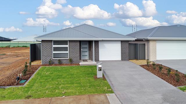 33 Violet Circuit, NSW 2830