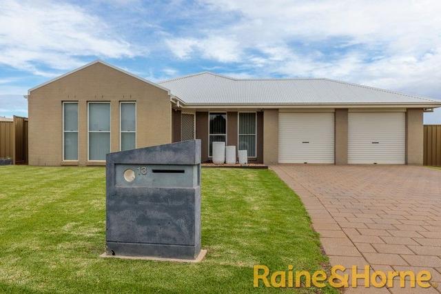13 Thornett Place, NSW 2830