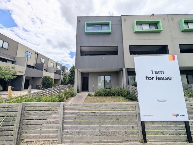 18/1-15 Beddison Road, VIC 3064