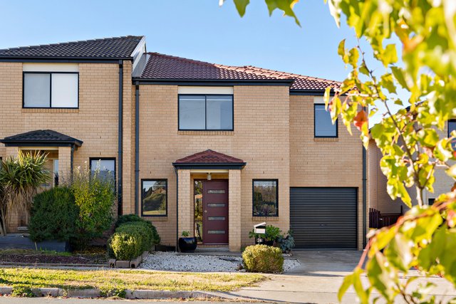 26 Loveday Crescent, ACT 2913