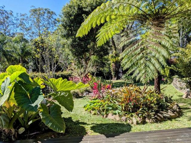 77 North Road, QLD 4211