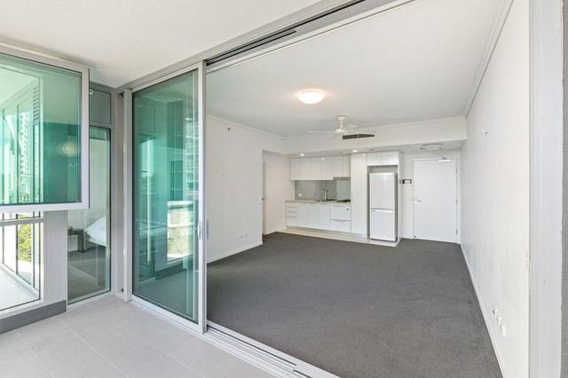10303/8 Harbour Road, QLD 4007