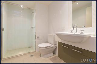 Main Bathroom (2015-02-12)